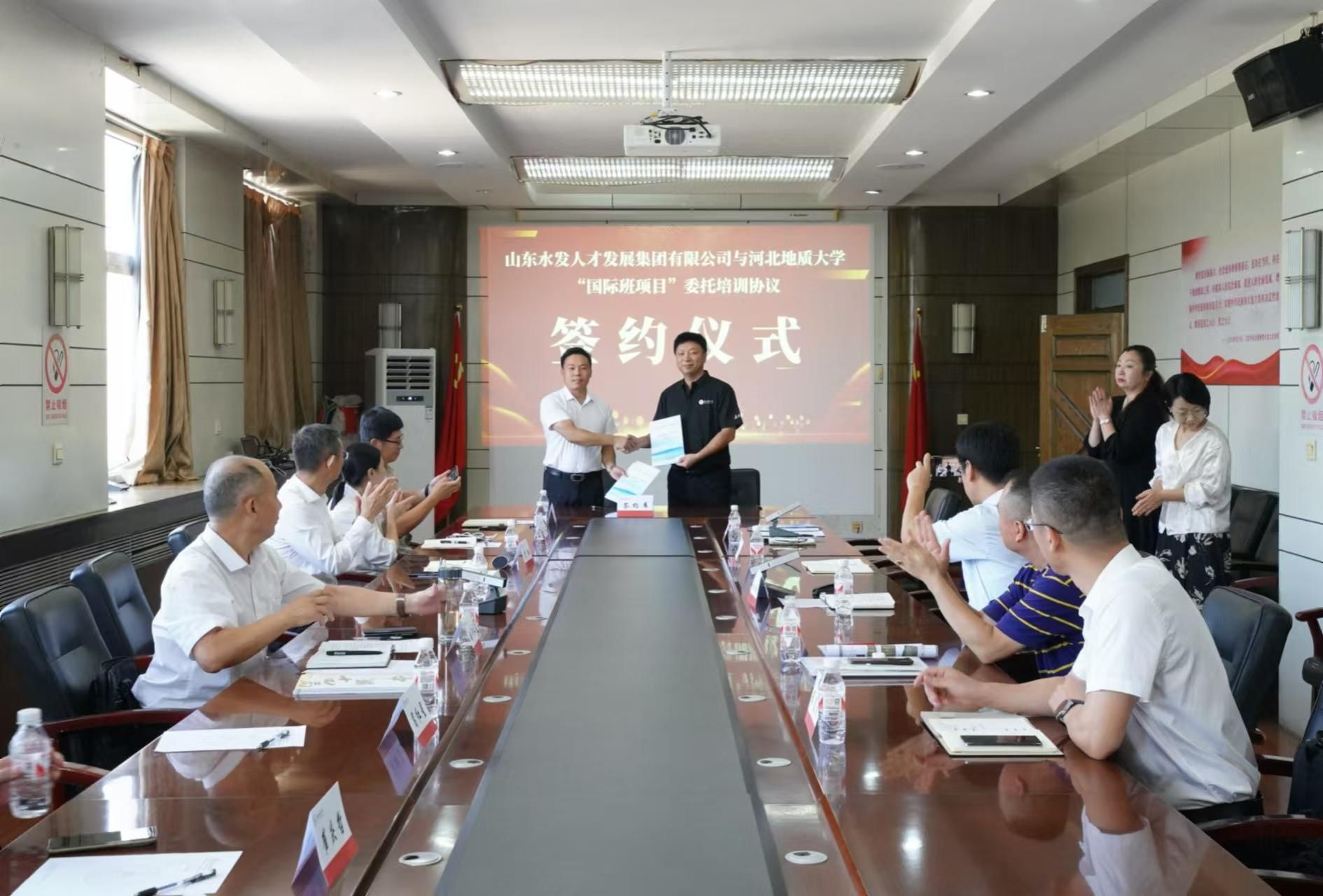 c255d0f2a99a7e27e6bd91490bff34d.jpg c255d0f2a99a7e27e6bd91490bff34d.jpg