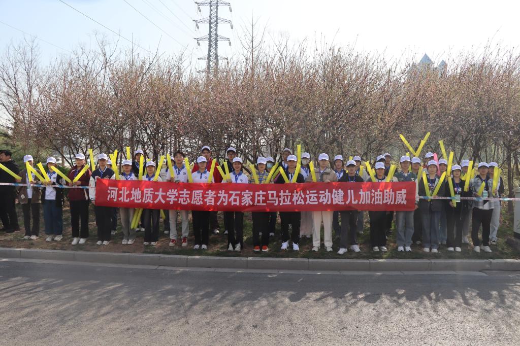 志愿者合影.jpg 志愿者合影.jpg