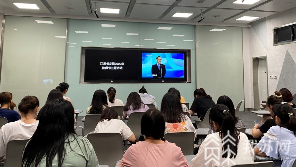 http://oss.cloud.jstv.com/cdv-yuntonglian_QMTNRK_YUNSHI_P00090608_54AAE9A71E02462ABB5FD1B750B7648A.JPG?x-oss-process=style/paipai